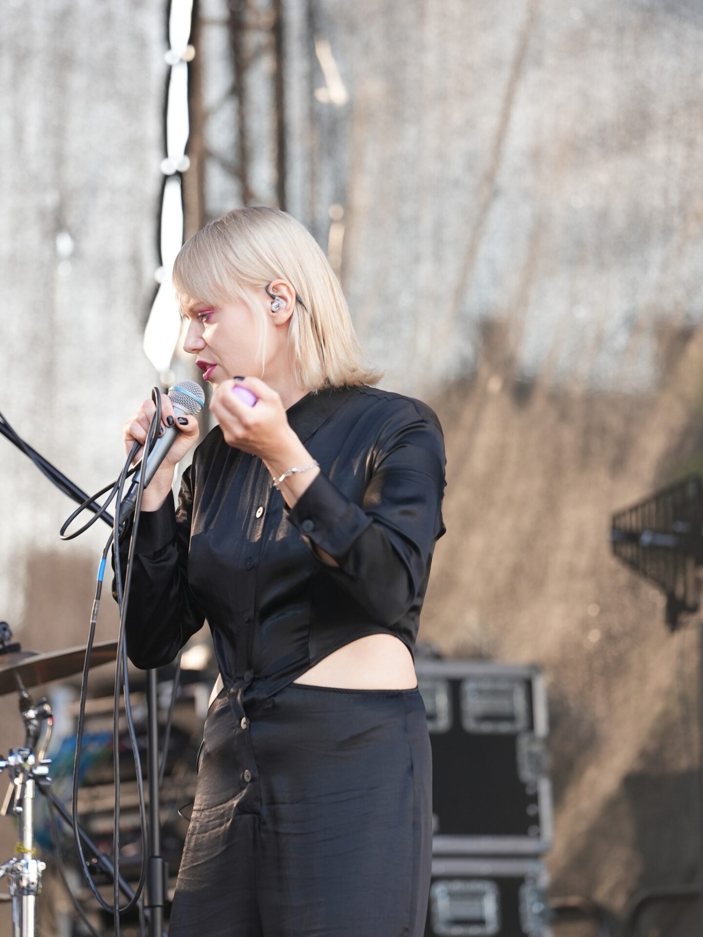 354586387 712757610656373 671045455420067325 N