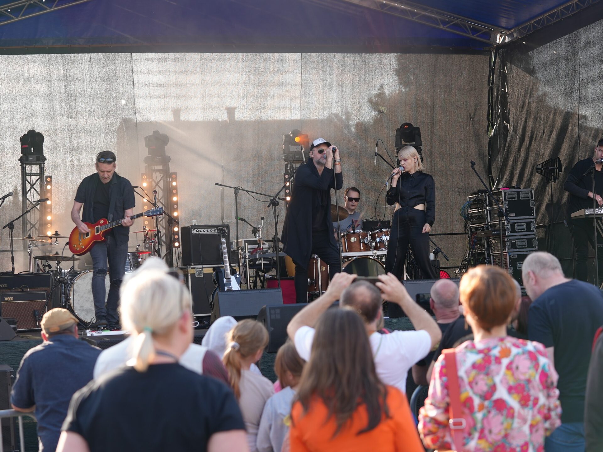 355091093 712757743989693 1028971000583171452 N