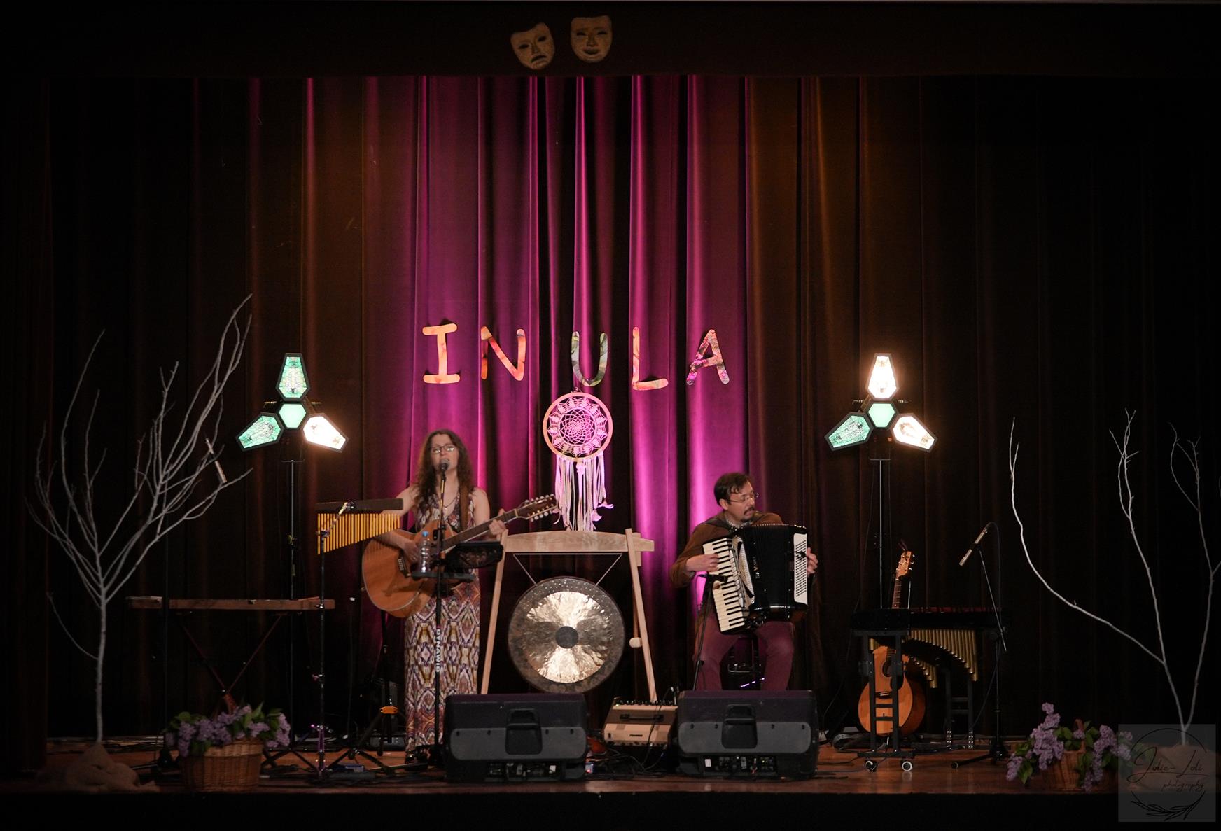 zdjęcie przedstawia muzyków zespołu Inula