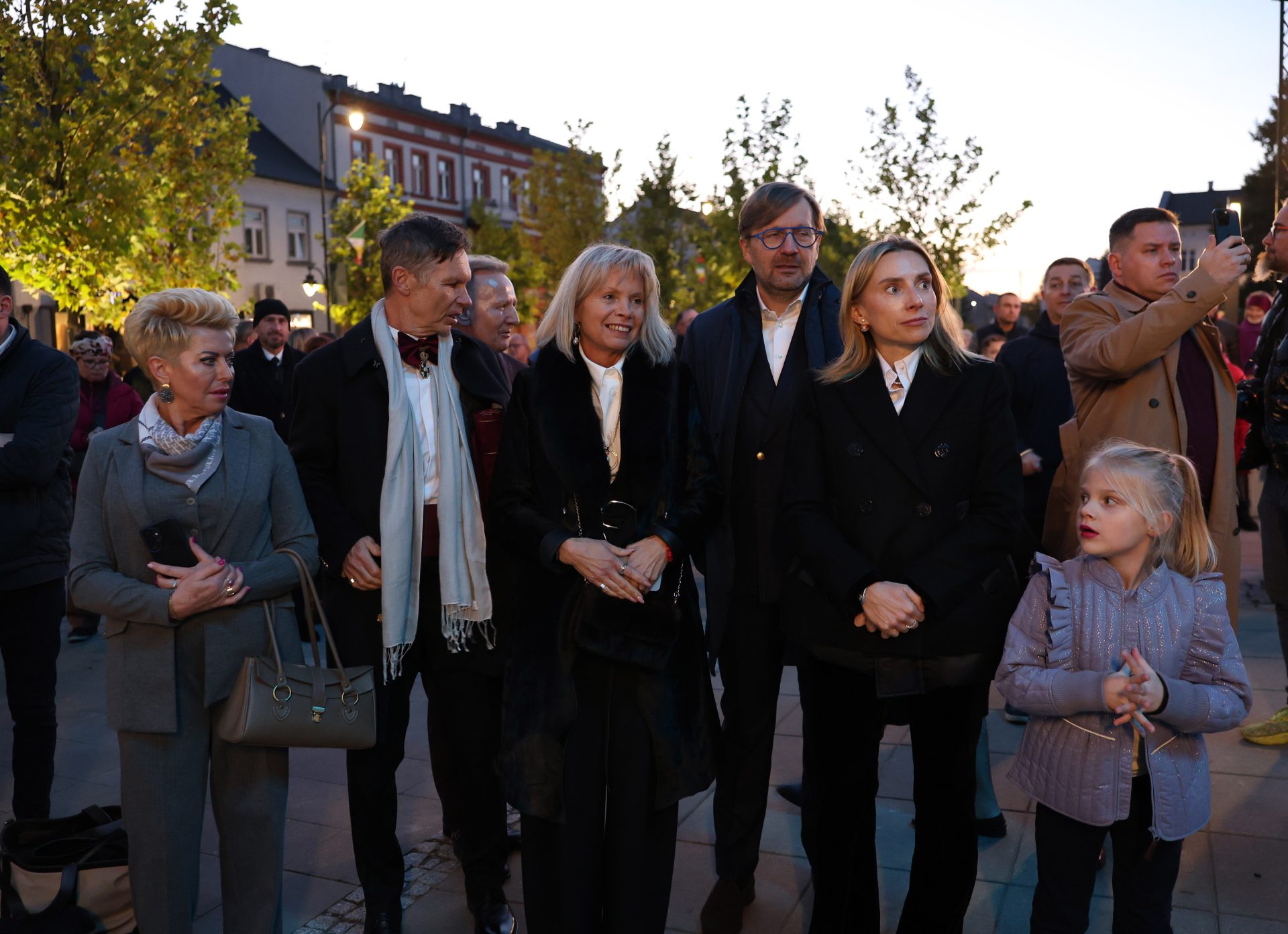 24 10 2026 Odsloniecie Rzezby Wojciecha Siudmaka 000