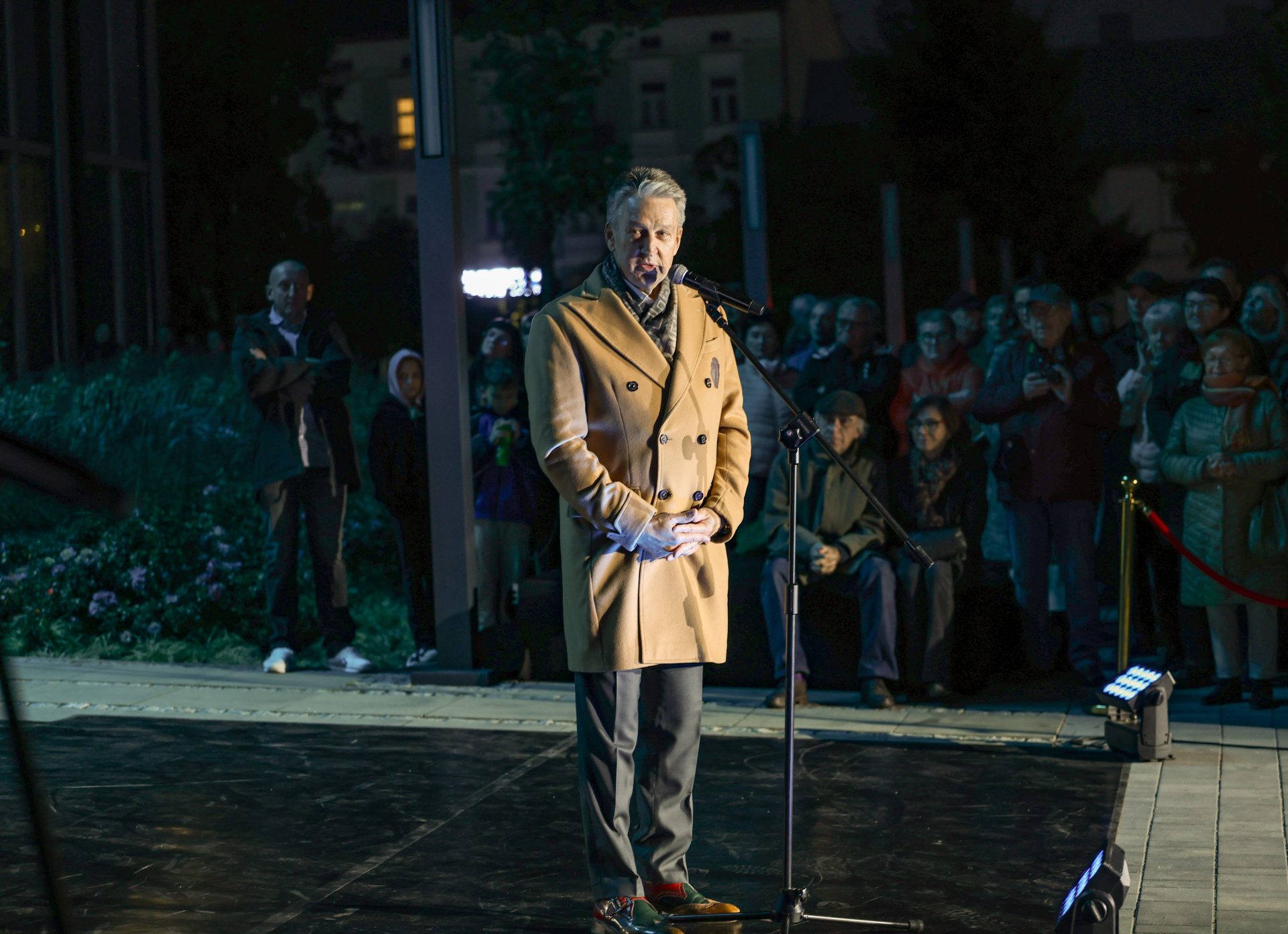 24 10 2026 Odsloniecie Rzezby Wojciecha Siudmaka 05
