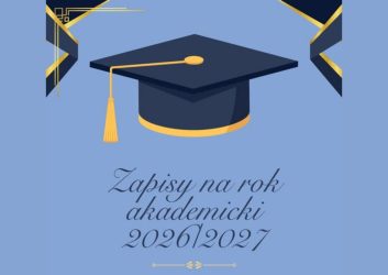 zdjęcie przedstawia zapisy na nowy rok akademicki Uniwersytetu Trzeciego Wieku, zapisy od 20 sierpnia dla kontynuujących naukę i dla nowych słuchaczy od 10 września