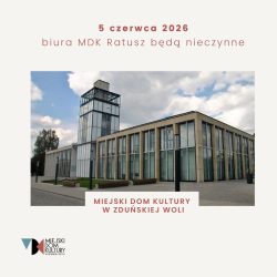zdjęcie przedstawia budynek Ratusz, szklana budowla z wieżą na pl. Wolności w Zduńskiej Woli