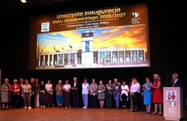 zdjęcie przedstawia planszę zapowiadającą inaugurację nowego roku akademickiego