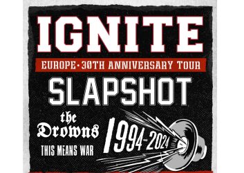 CZARNY PLAKAT Z BIAŁYMI NAPISAMI ZAPRASZA NA KONCERT W RAMACH SCENY ALTERNATYWNEJ 2 GRUDNIA